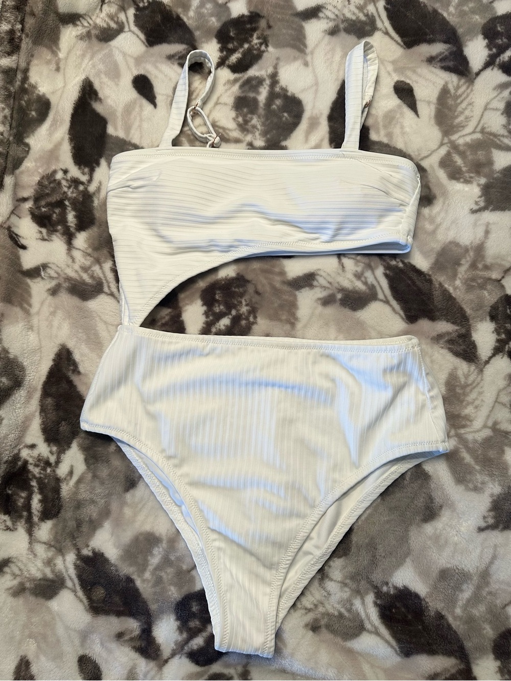 Shade & Shore White Ribbed One-Shoulder Bikini Set